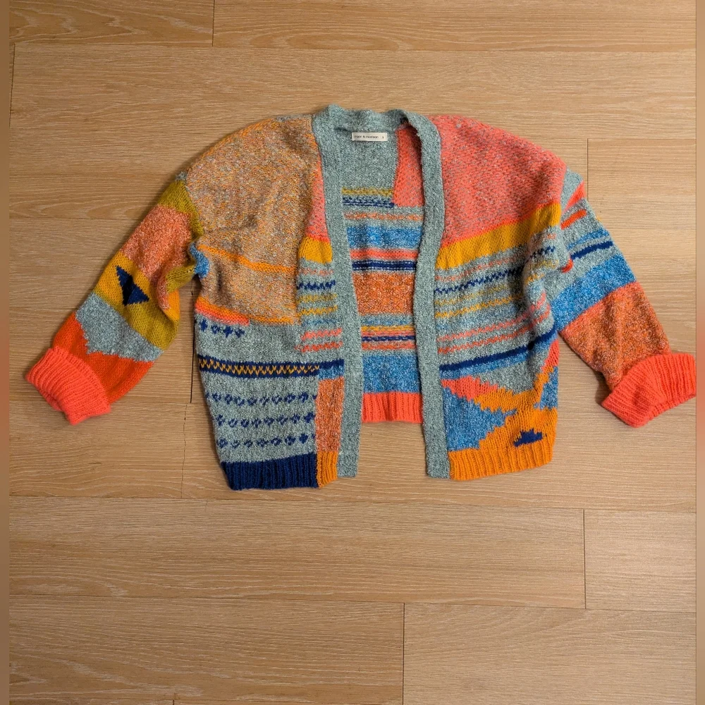 Colorful Geometric Patterned Sweater - Picture 2 of 15